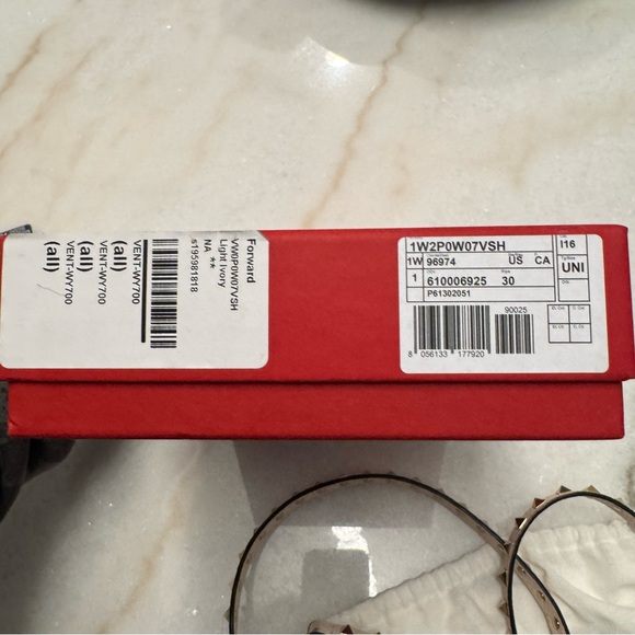 Valentino Garavani Garavani Rockstud Pouch in Light Ivory - Picture 10 of 10